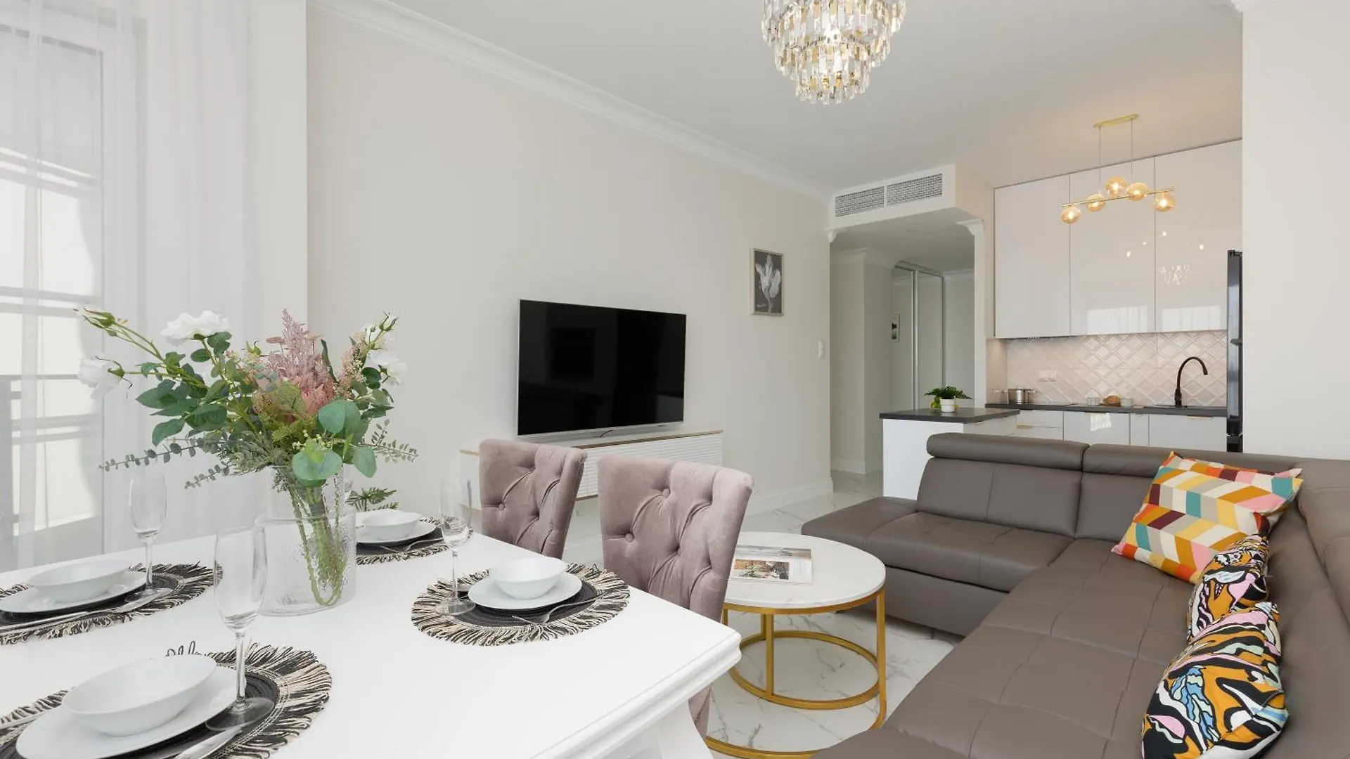 Business Apartments Kasprzaka With Parking By Noclegi Renters Warszawa Hotel apartamentowy